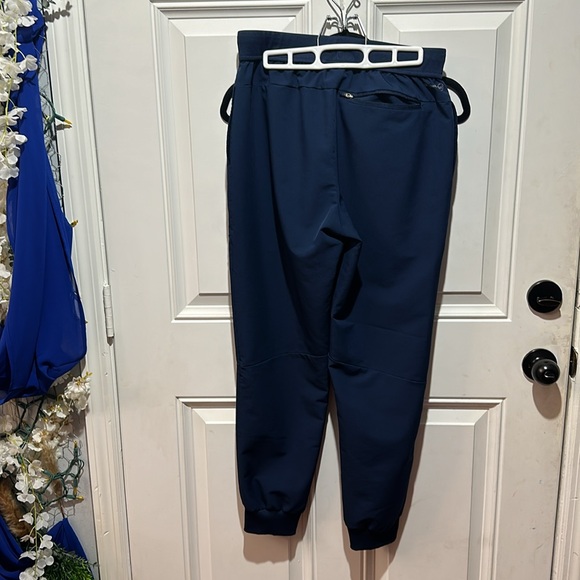 Men’s Russell dri-fit joggers NWOT SIZE 32-34 - Picture 3 of 5